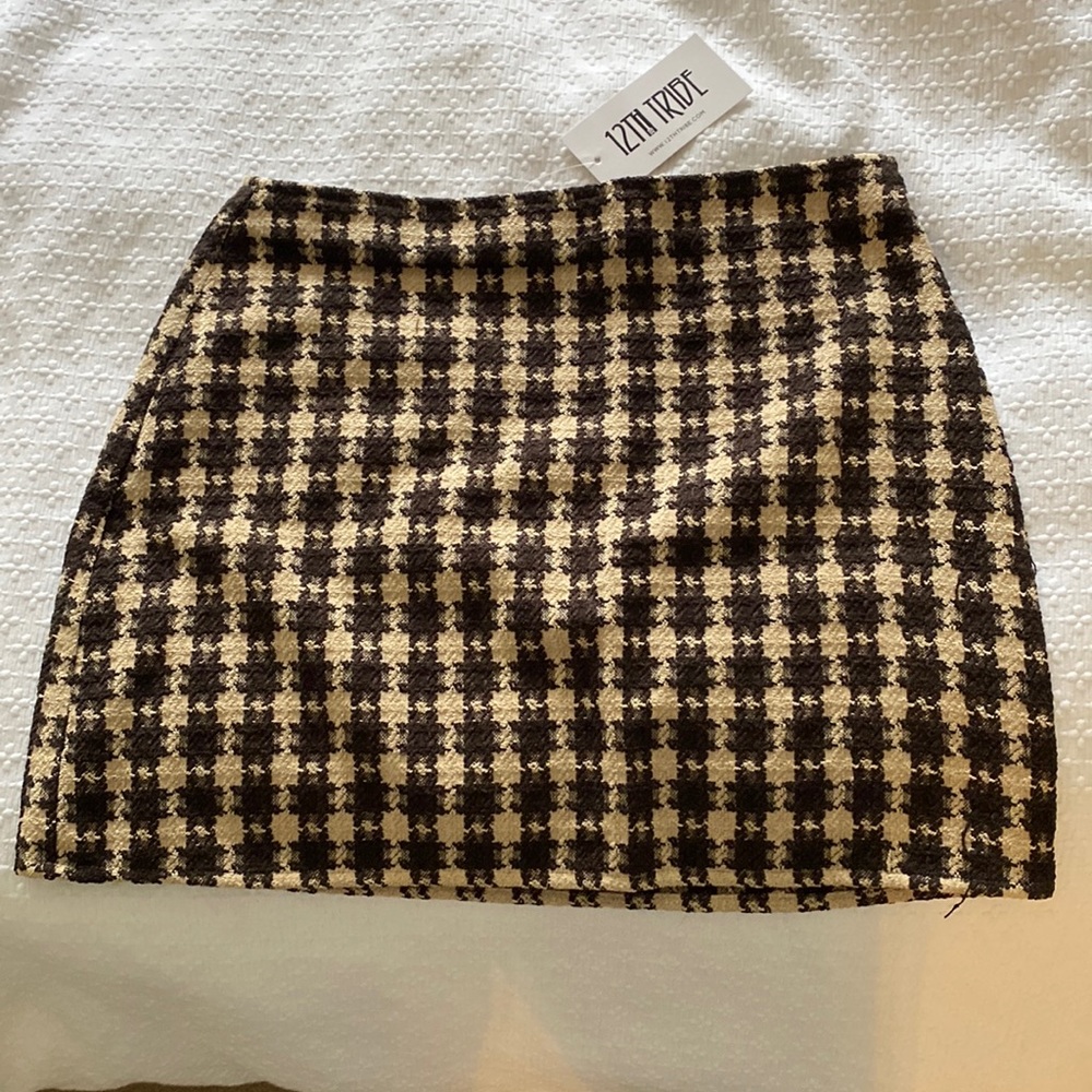 12th tribe normandie brown plaid skirt, size Medium, brand new never worn